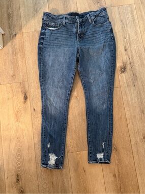 Buckle Women's Dark Blue Distressed Skinny Jeans
